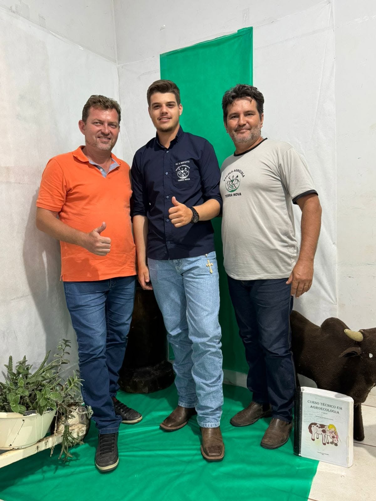 Reunião da comunidade na Escola Agrícola Terra Nova